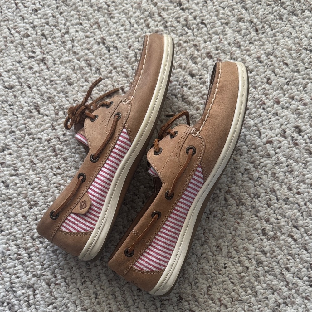 Sperry women’s seersucker boat shoes - Picture 4 of 5